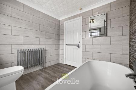 5 bedroom Detached house for sale in Burnham Reach, Cleethorpes, DN35