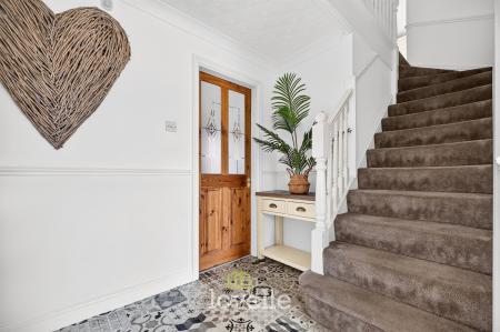 5 bedroom Detached house for sale in Burnham Reach, Cleethorpes, DN35
