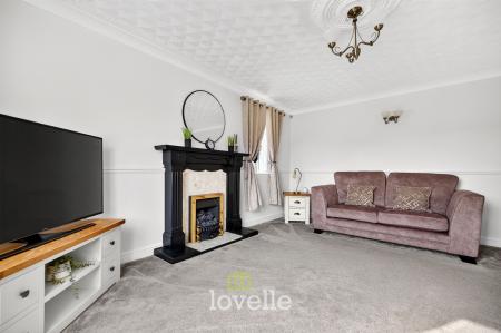 5 bedroom Detached house for sale in Burnham Reach, Cleethorpes, DN35