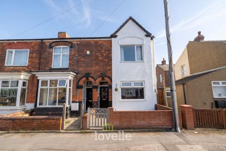 3 bedroom End of terrace house for sale in Pelham Road, Cleethorpes, DN35