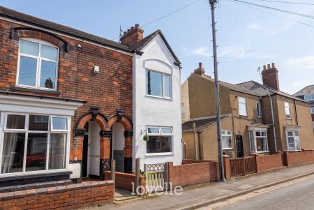 3 bedroom End of terrace house for sale in Pelham Road, Cleethorpes, DN35
