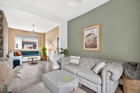 3 bedroom End of terrace house for sale in Pelham Road, Cleethorpes, DN35