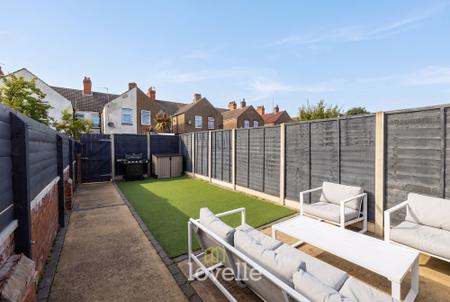 3 bedroom Terraced House for sale in Manchester Street, Cleethorpes, DN35