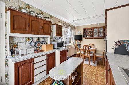 3 bedroom Detached bungalow for sale in St. Thomas Close, Humberston, DN36