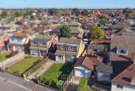 3 bedroom Detached house for sale in Woodfield Close, Humberston, DN36