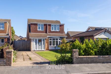 Woodfield Close, Humberston, DN36