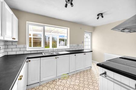 3 bedroom Detached house for sale in Churchthorpe, Fulstow, LN11