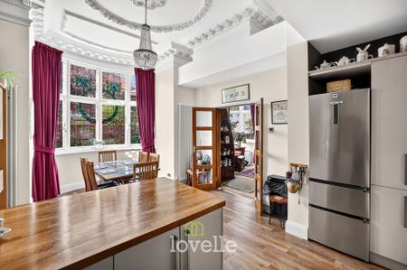 2 bedroom Apartment for sale in Albemarle House, Mill Road, DN35