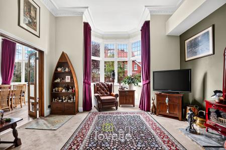2 bedroom Apartment for sale in Albemarle House, Mill Road, DN35