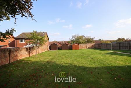 2 bedroom Apartment for sale in Albemarle House, Mill Road, DN35