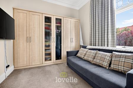 2 bedroom Apartment for sale in Albemarle House, Mill Road, DN35