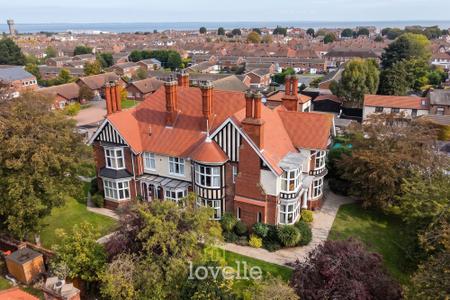 2 bedroom Apartment for sale in Albemarle House, Mill Road, DN35