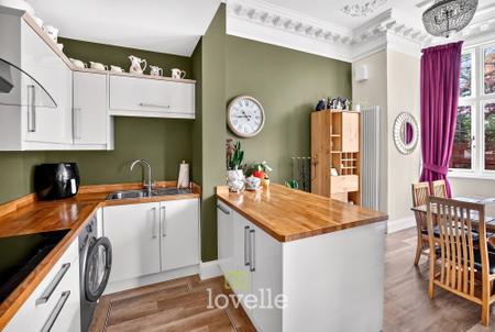 2 bedroom Apartment for sale in Albemarle House, Mill Road, DN35