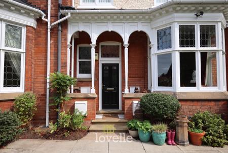 2 bedroom Apartment for sale in Albemarle House, Mill Road, DN35