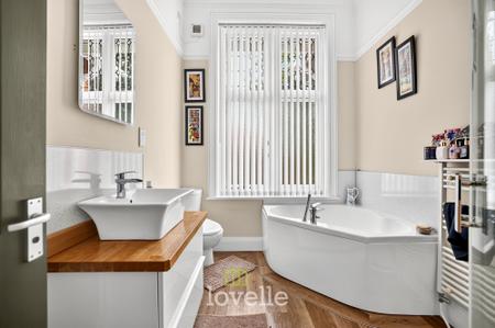 2 bedroom Apartment for sale in Albemarle House, Mill Road, DN35
