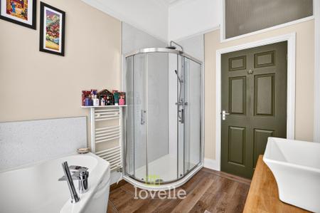 2 bedroom Apartment for sale in Albemarle House, Mill Road, DN35