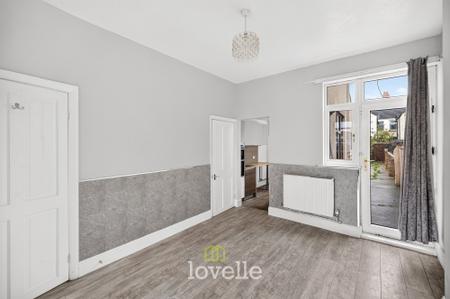 3 bedroom Terraced House for sale in Manchester Street, Cleethorpes, DN35