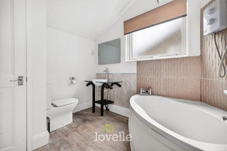 3 bedroom Terraced House for sale in Manchester Street, Cleethorpes, DN35