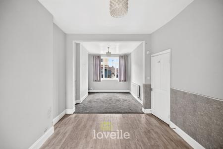 3 bedroom Terraced House for sale in Manchester Street, Cleethorpes, DN35