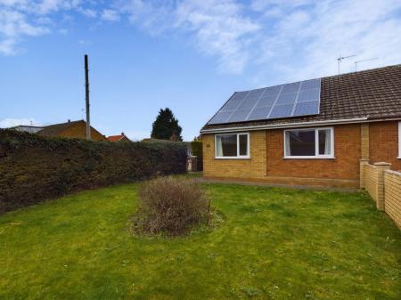 2 bedroom Semi-detached bungalow for sale in Honeyholes Lane, Dunholme, LN2