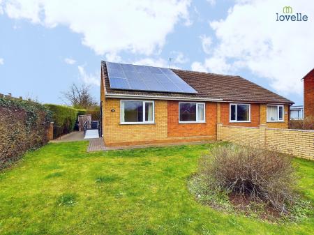 2 bedroom Semi-detached bungalow for sale in Honeyholes Lane, Dunholme, LN2