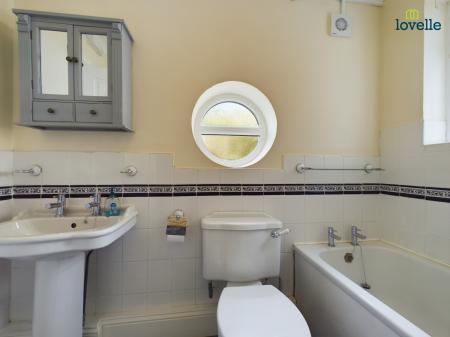 3 bedroom Semi-detached house for sale in Stow Park Road, Stow, LN1