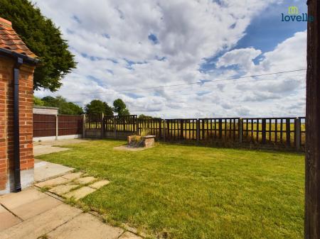 3 bedroom Semi-detached house for sale in Stow Park Road, Stow, LN1