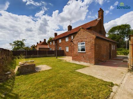 3 bedroom Semi-detached house for sale in Stow Park Road, Stow, LN1