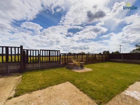 3 bedroom Semi-detached house for sale in Stow Park Road, Stow, LN1