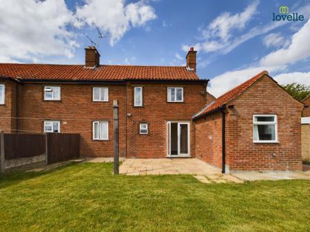 3 bedroom Semi-detached house for sale in Stow Park Road, Stow, LN1