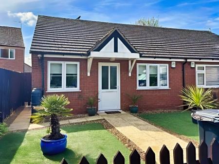 2 bedroom Semi-detached bungalow for sale in Hawthorn Chase, Cherry Willingham, LN3