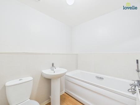 2 bedroom Flat for sale in Moorhen Close, Witham St Hughs, LN6