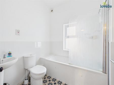 6 bedroom House to let in West Parade, Lincoln