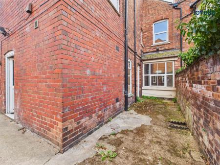 6 bedroom House to let in West Parade, Lincoln