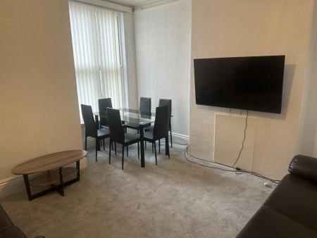 5 bedroom House to let in West Parade, Lincoln