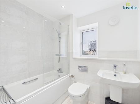 3 bedroom Detached house for sale in Brackenbury Road, Saxilby, LN1