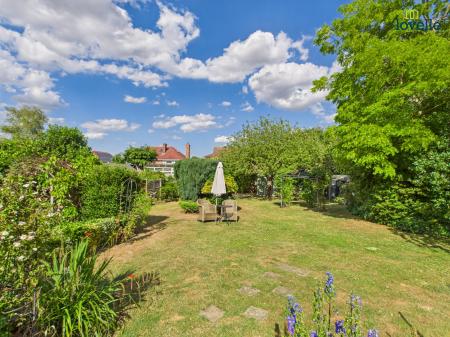 4 bedroom Detached house for sale in Beech Avenue, Nettleham, LN2