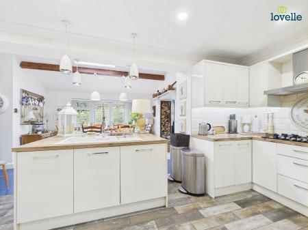 4 bedroom Detached house for sale in Beech Avenue, Nettleham, LN2