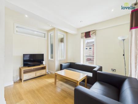 4 bedroom Duplex for sale in Wesleyan Court, Lincoln, LN2