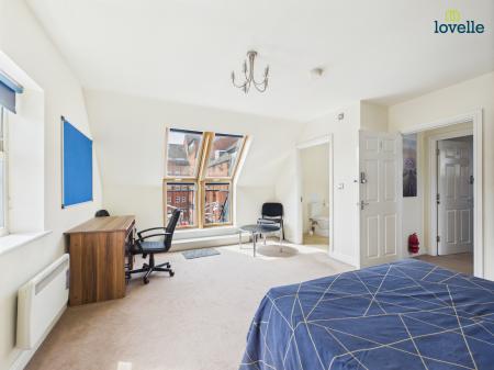 4 bedroom Duplex for sale in Wesleyan Court, Lincoln, LN2