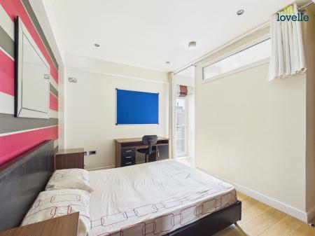 4 bedroom Duplex for sale in Wesleyan Court, Lincoln, LN2