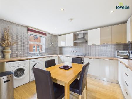 4 bedroom Duplex for sale in Wesleyan Court, Lincoln, LN2