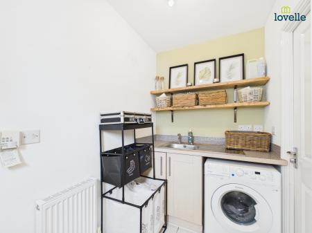 4 bedroom Town house for sale in Gabriel Crescent, Carlton Centre, Lincoln, LN2