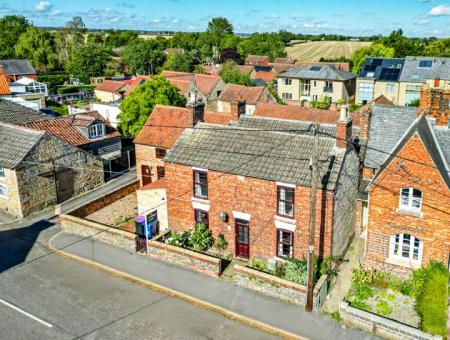 6 bedroom Detached house for sale in High Street, Reepham, LN3