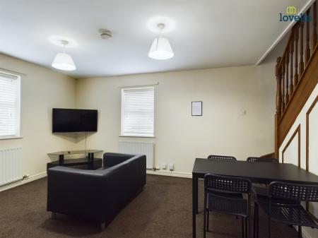 4 bedroom Terraced House for sale in Newland Street West, Lincoln, LN1