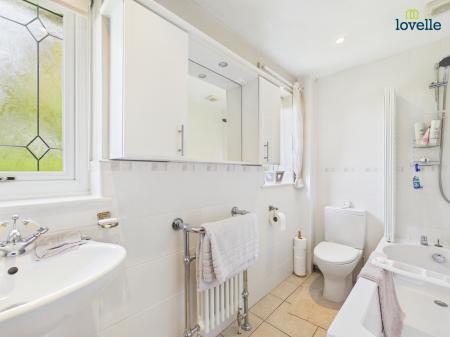 3 bedroom Detached house for sale in Lissington Road, Wickenby, LN3