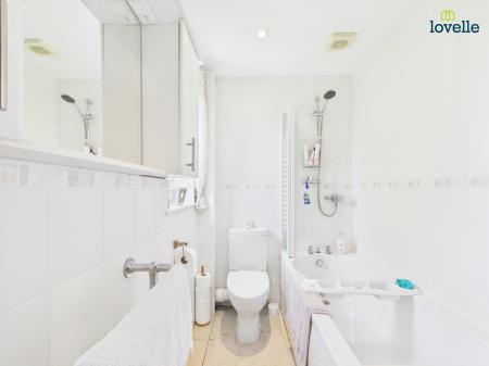 3 bedroom Detached house for sale in Lissington Road, Wickenby, LN3