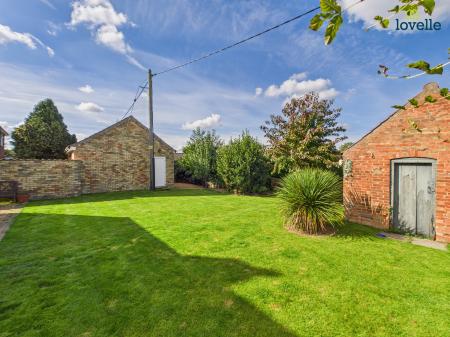 4 bedroom Detached house for sale in Main Road, Langworth, LN3