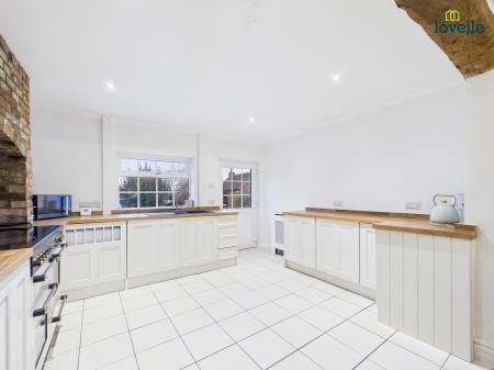 4 bedroom Detached house for sale in Main Road, Langworth, LN3