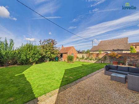 4 bedroom Detached house for sale in Main Road, Langworth, LN3